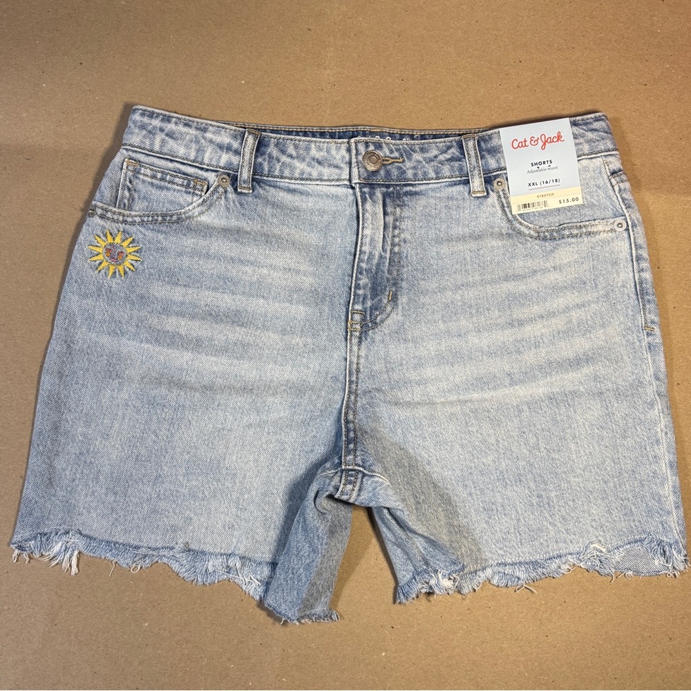 Girls' Embroidered Jean Shorts - Cat & Jack Light Wash XXL (16-18) 00339
